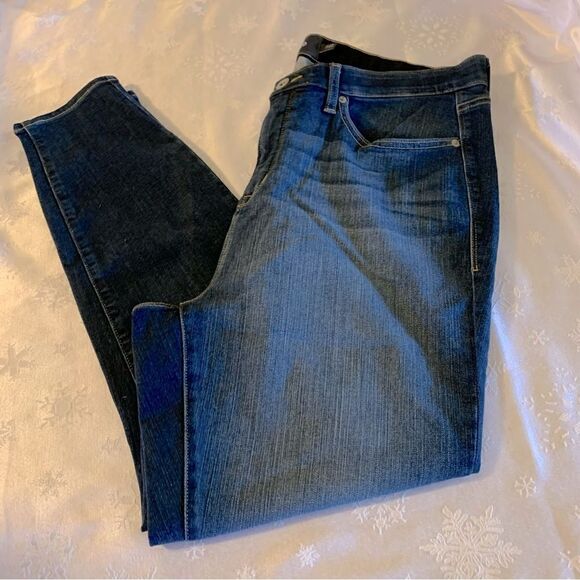 Torrid Premium Denim Jeans Sky High Skinny Stretch Sz 20 NWOT Gorgeous - Picture 1 of 5